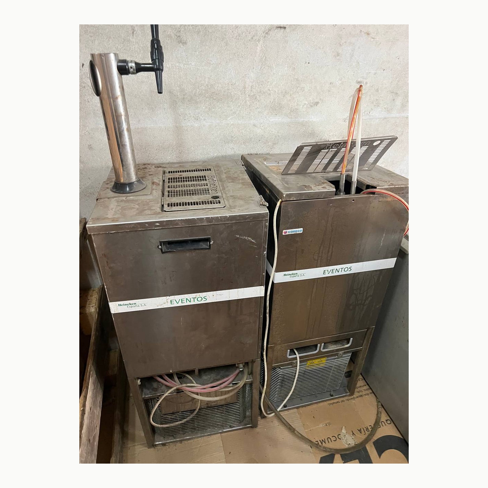 2 máquinas y una nevera para servir cerveza. Precio por unidad.